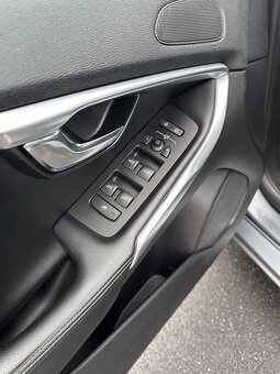 Volvo V40 2.0 D4 R-Design - 10