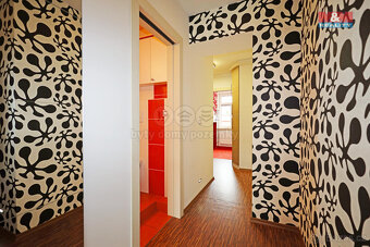 Prodej bytu 2+1, 33 m², Karlovy Vary, ul. Vítězná - 10