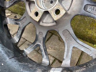 VOLVO V40 letni sada 7x17 - 10
