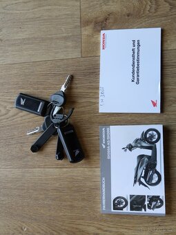 Honda SH300i ABS 23000km, po servisu, dobrá výbava - 10