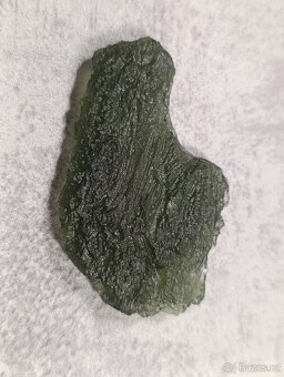 Krásný velký Vltavín z Chlumu, těžký14,36 gramu, ve stojánku - 10