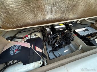 Motorový člun CHAPARRAL 2135SS VOLVO PENTA 4.3 - 10