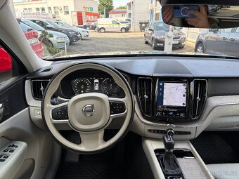 Volvo XC60 B4 140kW Inscription 4x4 AUT. Int. dětské sedačky - 10