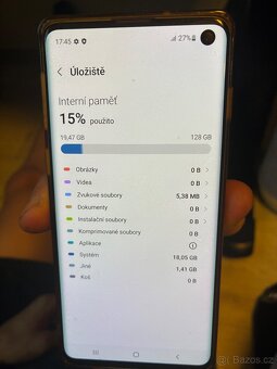 Prodám mobil Samsung Galaxy S10 - 10