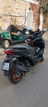 Honda Forza 125 - 10