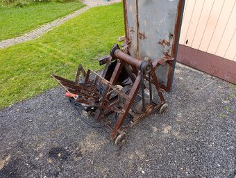 Stolní pila s kolébkou + štípací kužel - 10