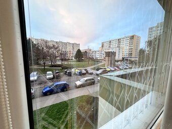 Nebytový prostor, 83 m2, Ulice Kosmická - 10