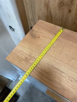 Koupelnové skříňky a zrcadlo - 10