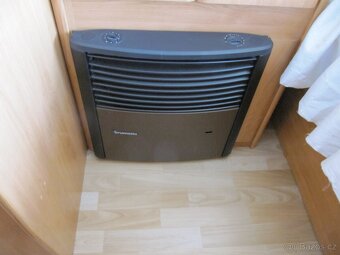 Prodám karavan Hobby 400 sf, model 2005 + mover + předstan. - 10