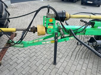 Dvourotorový tažený shrnovač píce DEUTZ-FAHR 6531 - 10