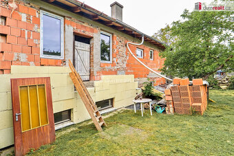 Prodej  P5 Lochkov 2 rodinné domy 320m2 pozemek 974m2 - 10