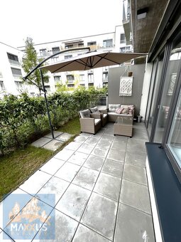 Pronájem moderního bytu 2+kk (56,6 m2) s předzahrádkou a ter - 10