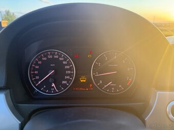 BMW e91 320i 125kw automat - 10