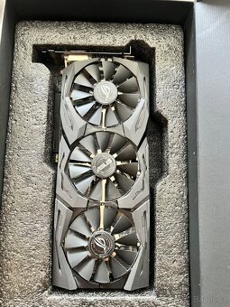 Asus ROG STRIX-GTX1060-O6G-GAMING - 10