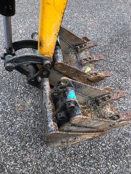 Minibagr JCB 8008CTS - 10