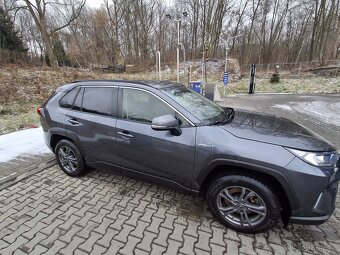 Toyota Rav 4 hybridní - 10