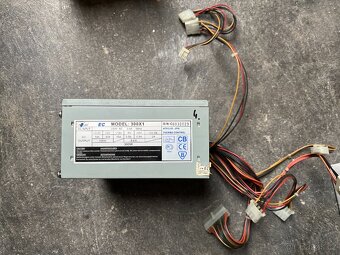 Zdroje napájení PC Zdarma, DVD-ROM, Základní deska - 10
