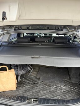 BMW 318i E90 - 10