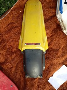 Různé díly na Yamaha, Suzuki a Suzuki rm125 - 10