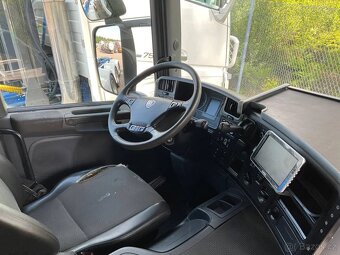 Scania P400 6x2 nosič kontejneru s hydraulickou rukou - 10
