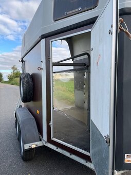 Přepravník na dva koně HOTRA po renovaci. - 10