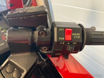 KAWASAKI GPX 600 - 10