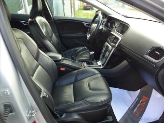 Volvo V40 2,0 D2 OCEAN RACE NAVI - 10
