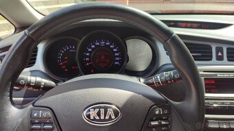 KIA Ceed SW, kombi, 1.6 benzin, 2015, 115tis. km - 10