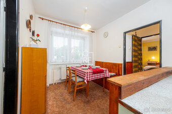 Zachovalý rodinný dům s pozemkem v obci Kořenice u Kolína - 10