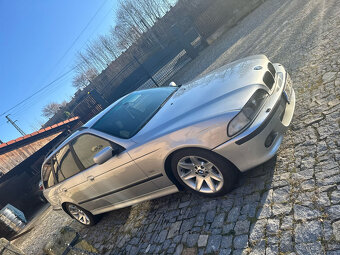 BMW E39 528i - 10