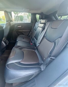 JEEP CHEROKEE 2.0D 125KW 4x4 -LIMITED-AUT-KUŽE-NAVI-TAŽNÉ - 10