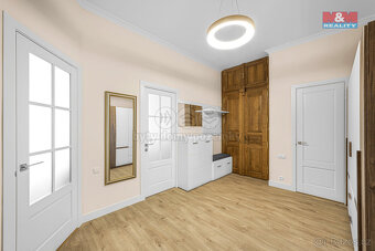Pronájem bytu 2+1, 82 m², Praha, ul. Římská - 10
