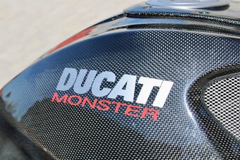 Ducati Monster 1100S - 10