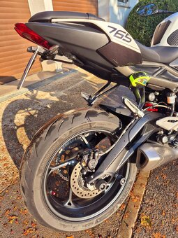 TRIUMPH STREET TRIPLE 765 R 2024 - 10