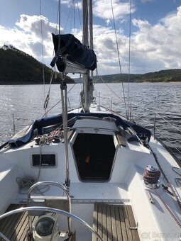 Plachetnice Dufour 4800 + přívěs - 10