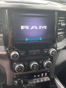 Dodge Ram 2500 HD 6,4 BLACK EDDITION - 10