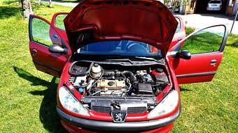 peugeot 206 ve velmi krasnem stavu - 10
