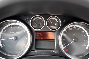 Peugeot 308 1.4 16V - 10