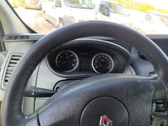 Renault Trafic 2.0 DCi long 6míst tažné klima 84kw M1 - 10