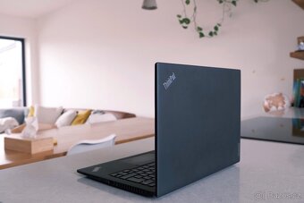 Lenovo ThinkPad T14s Gen 4 – OLED, Ryzen 7, 32 GB RAM, 1 TB - 10
