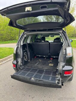 Mitsubishi Outlander - 10