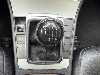 VW Passat Variant 1.6TDI, 11/2012 Klima, Manuál 6-rychl - 10