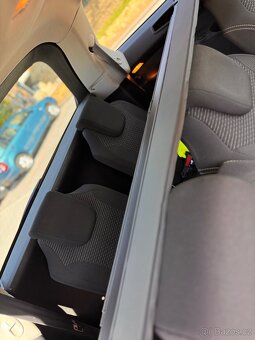 Citroën C4 Grand Picasso 1.6HDi 88kw 7míst r.v.2010 - 10