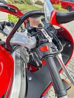 Honda cbr 900rr sc33 - 10