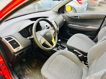 HYUNDAI i 20 1.2 i BENZÍN 57 kW NAJETO JEN 26 TIS KM - 10
