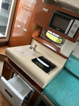 PRODÁM KAJUTOVOU LOĎ Sea Ray 250 SUNDANCER, 350 MPI - 10