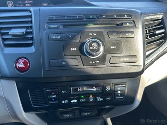 Honda Civic 1.8i automat - 10