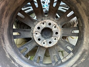 BMW řada 3 M-Paket ALU kola dvojrozměr - 225/45 R18 a 255/40 - 10