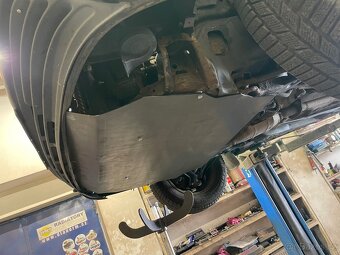 Ford Mondeo MK1, funkční klimatizace, Gumbalkan - 10