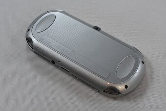 Sony PlayStation Vita Ice Silver Rare PCH-1000 OLED - 10
